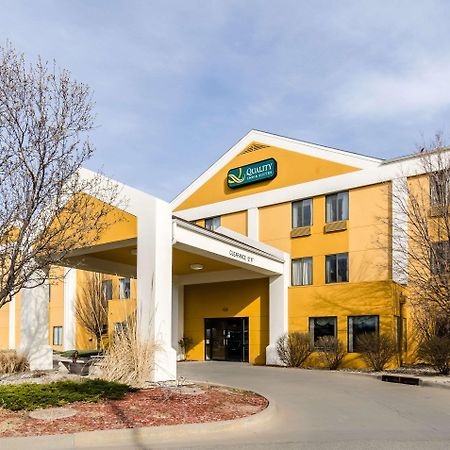 Quality Inn & Suites Manhattan Exterior foto