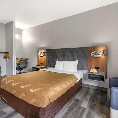 Quality Inn & Suites Manhattan Exterior foto